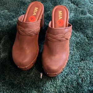 Brown leather clogs 9.5